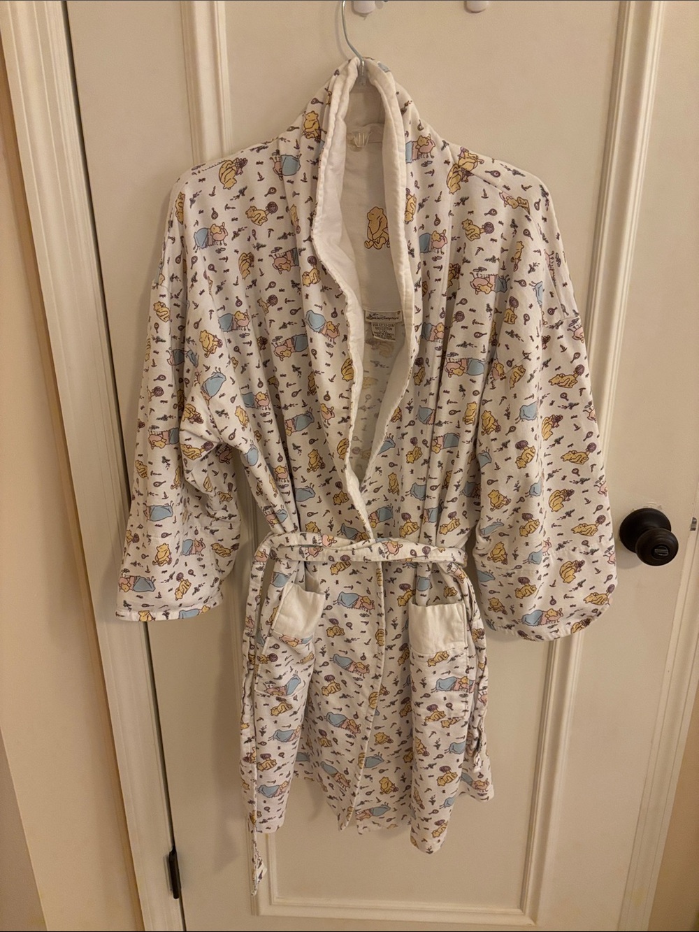 Walt Disney World Winnie the Pooh Robe size L/XL